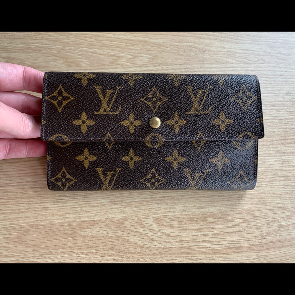 Louis Vuitton long credit card and pocket wallet